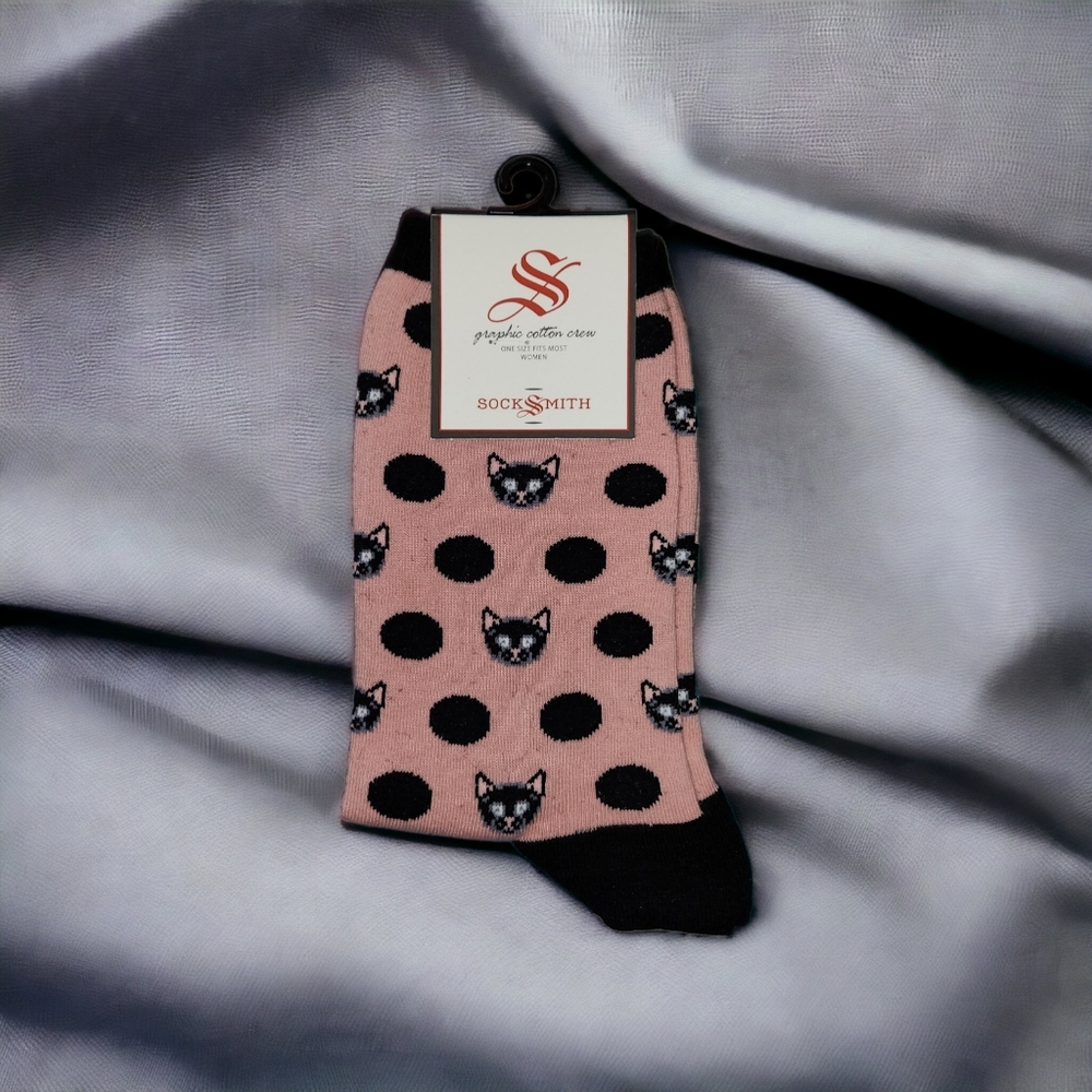 Kawaii Socksmith Women Pink Crew Socks with Black Cats
